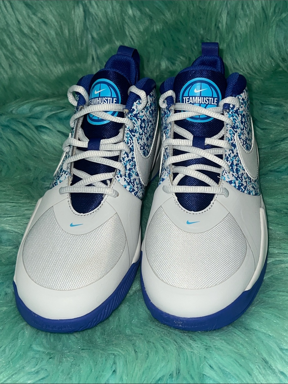 Nike Team Hustle D9 GS 'Digital Pixel 5Y - Like New - Picture 2 of 8
